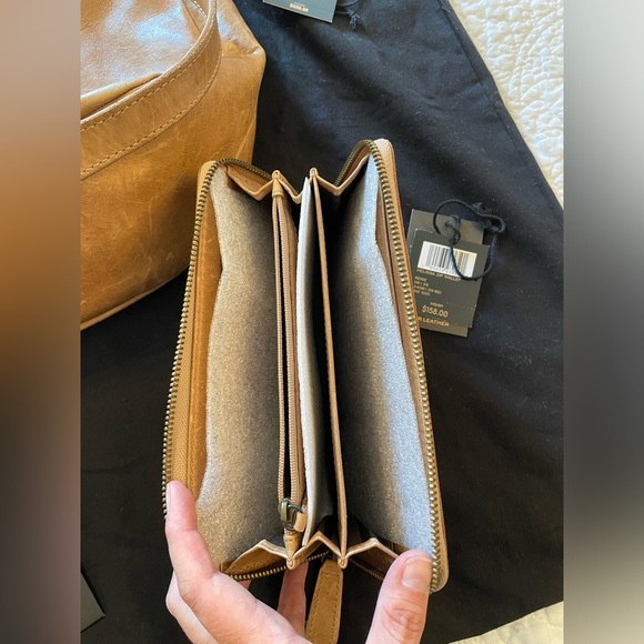 Frye Melissa Hobo and Zip Wallet in Beige in EUC - Picture 3 of 16